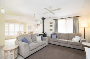 All Seasons Mollymook